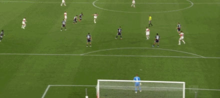 半场：斯图加特1-0科隆，哈努斯率先破门